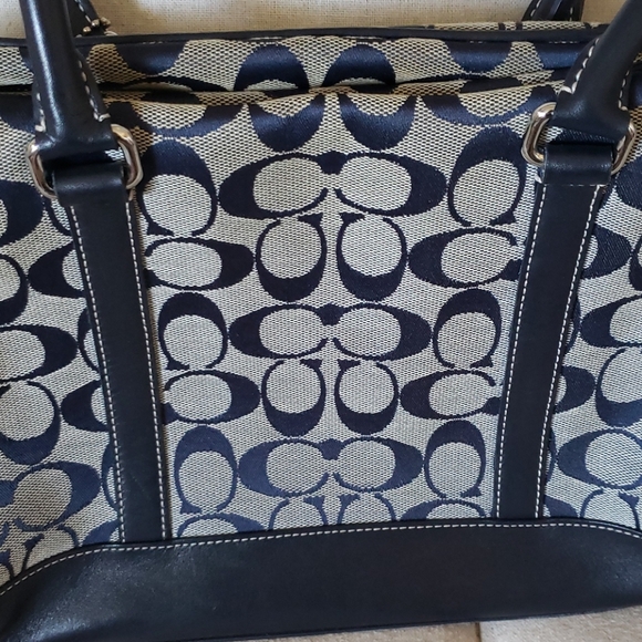 Coach handbag - Picture 2 of 7